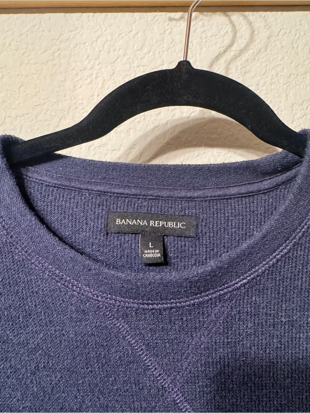 Banana Republic Men’s Navy Crewneck Sweater - Large